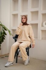 Modest everyday wear set with clean silhouette